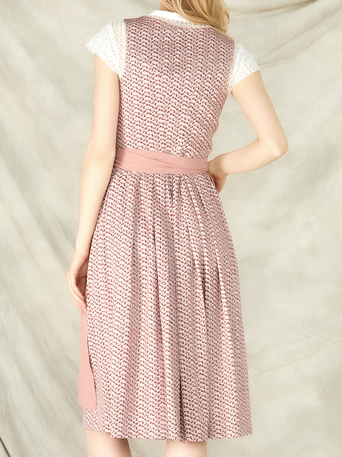 Modernes rosa Dirndl von Jamei