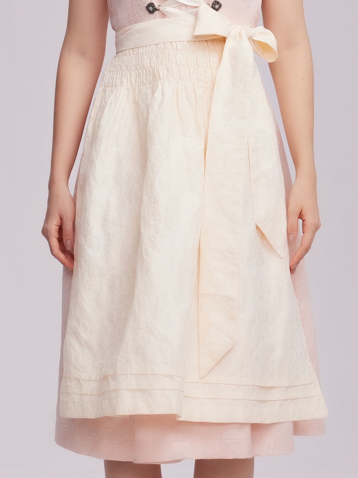 Dirndl in Rosa – Eleganz und Charme