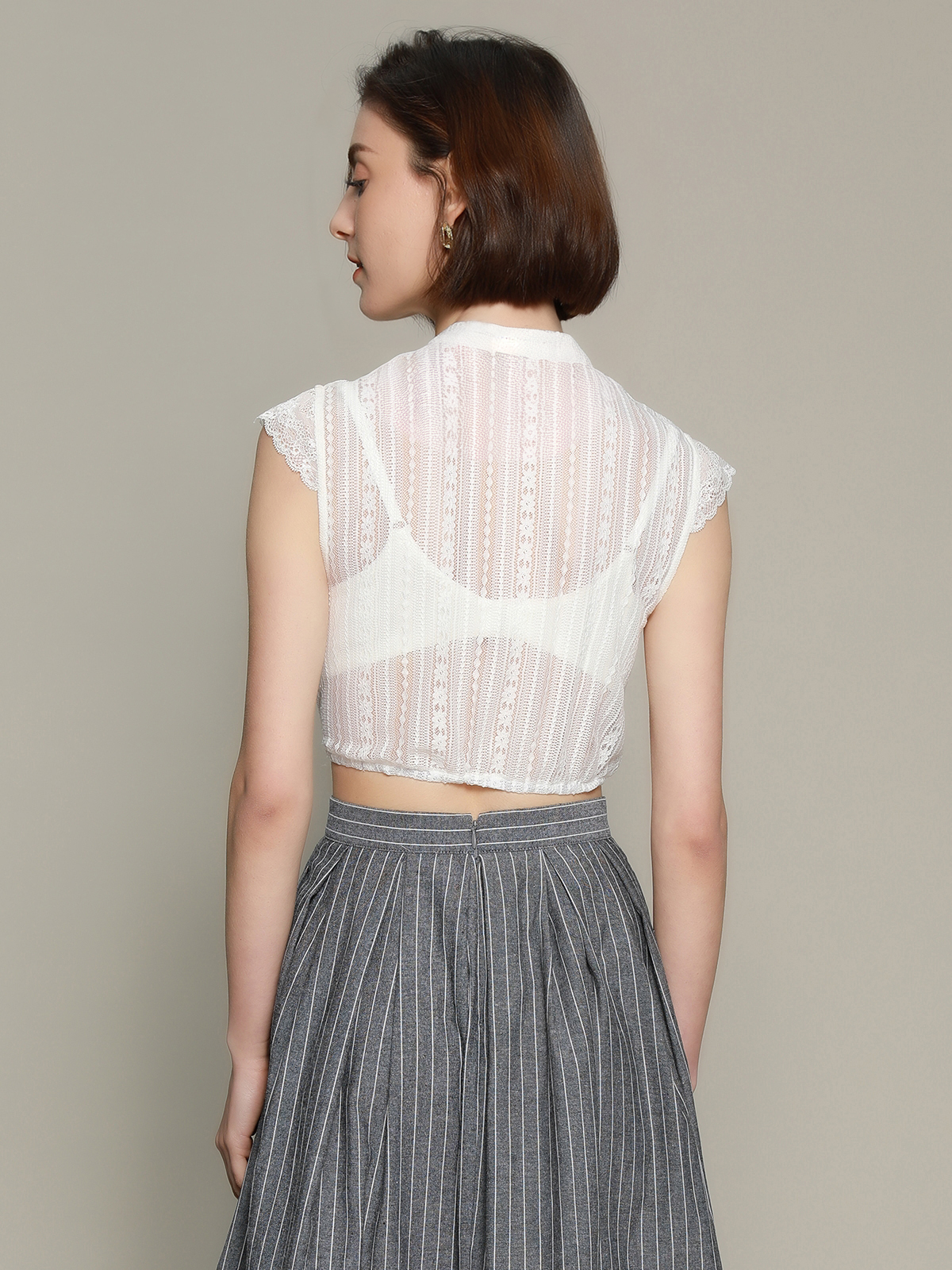 Moderne Kurzarm Dirndlbluse in Weiß