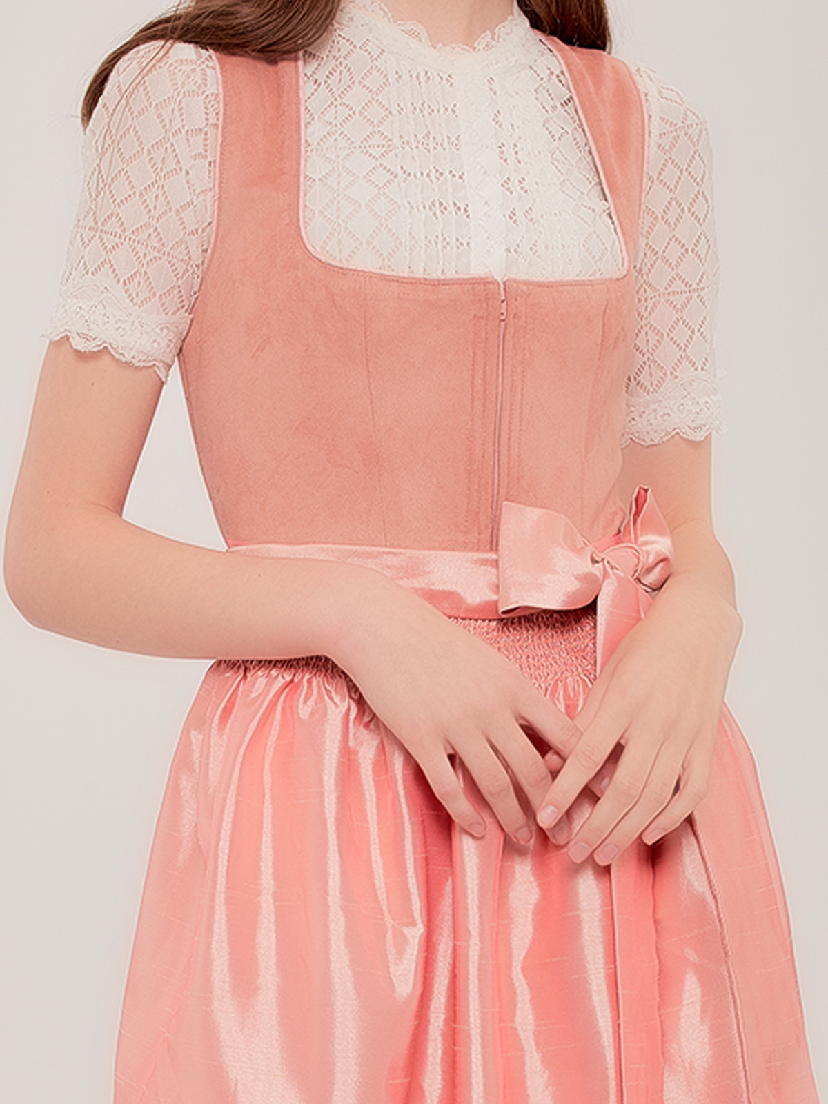 Dirndl mit Ausschnitt Dekolleté in Rosa