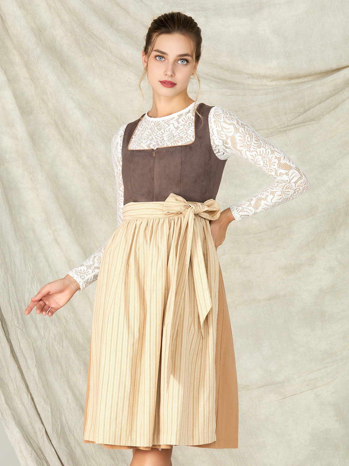 Dirndl in Braun
