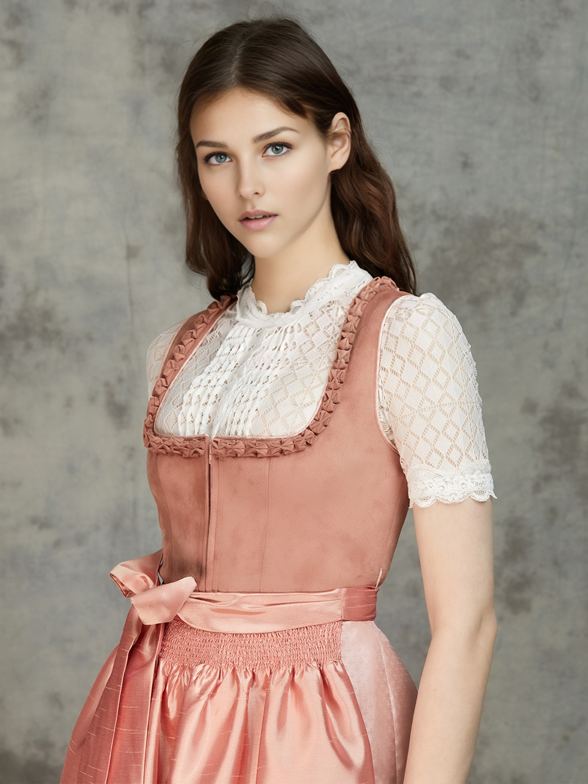 Dirndl in Rosa – feminin und stilvoll