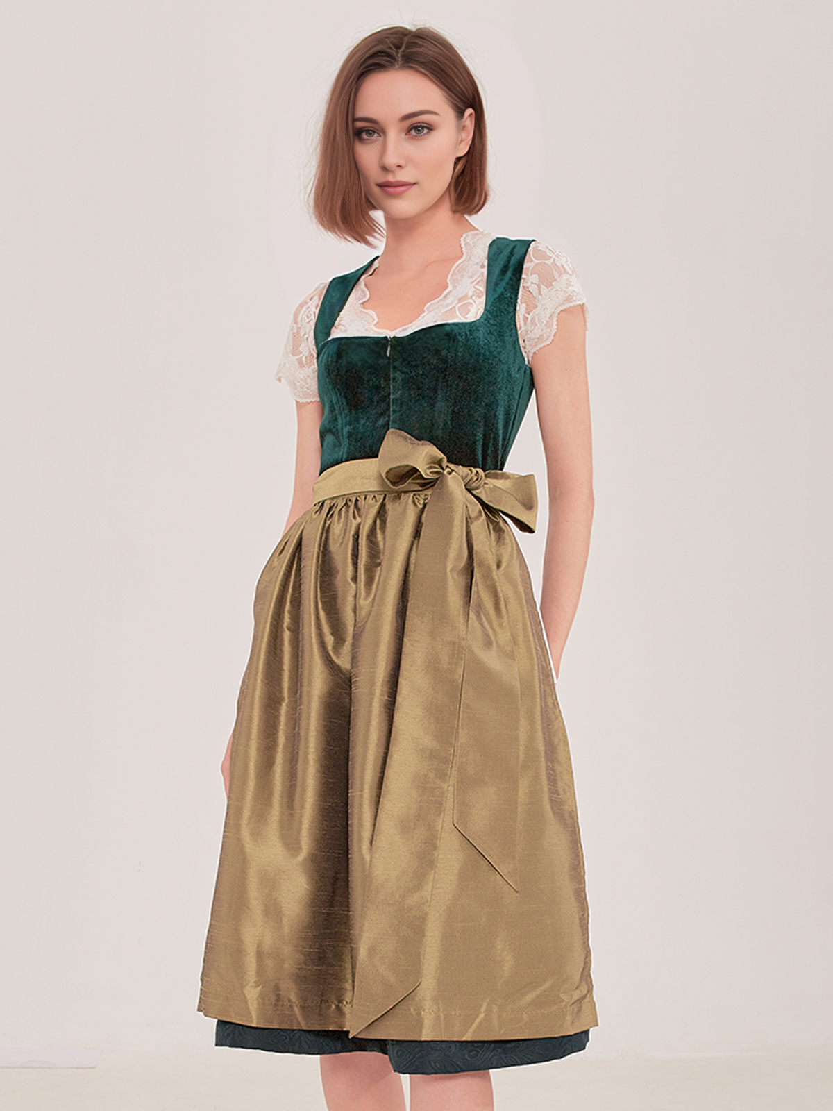 Dirndl in Grün mit Altrosa-Bluse