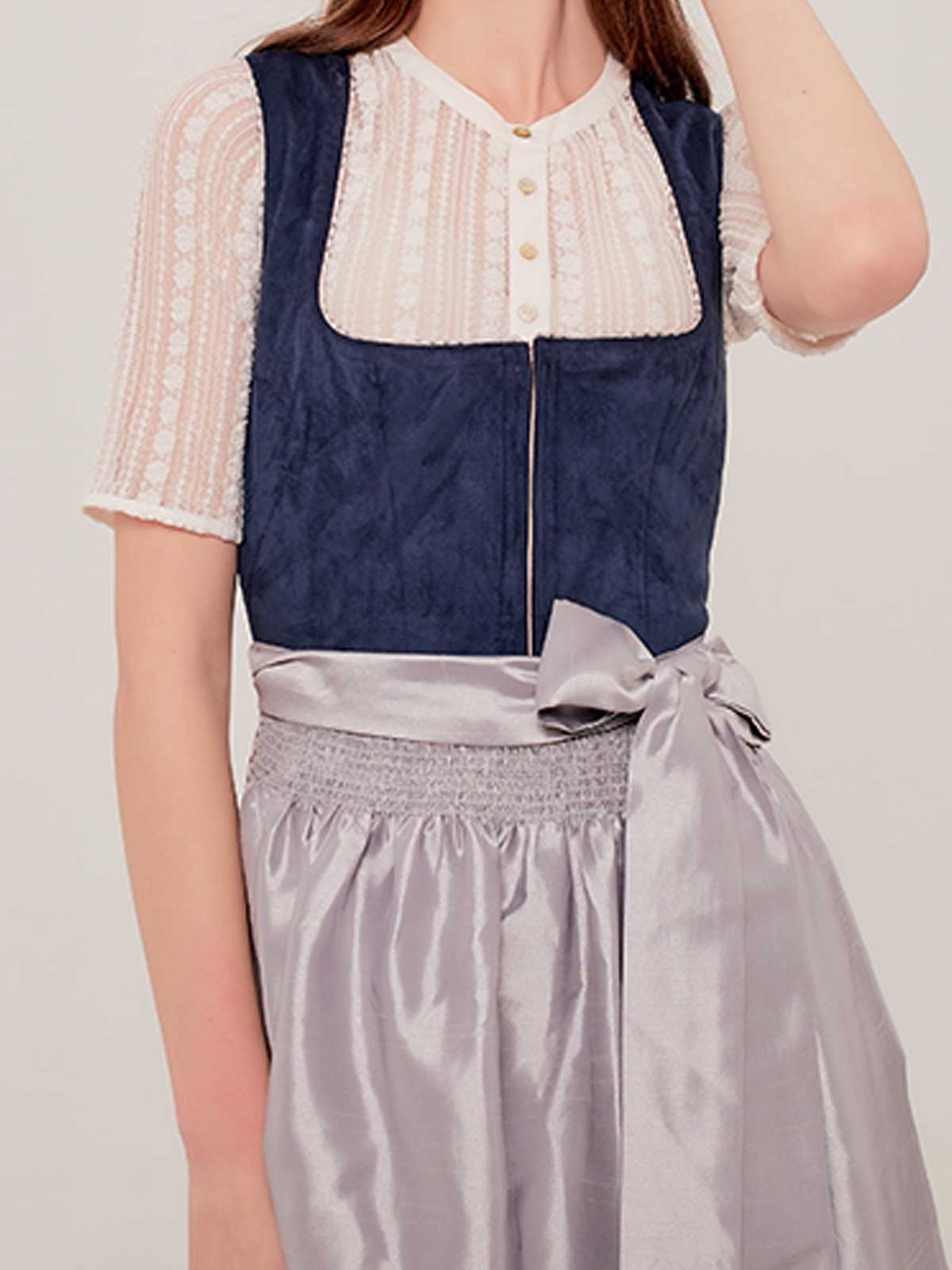 Dirndl in Schwarz und Grün