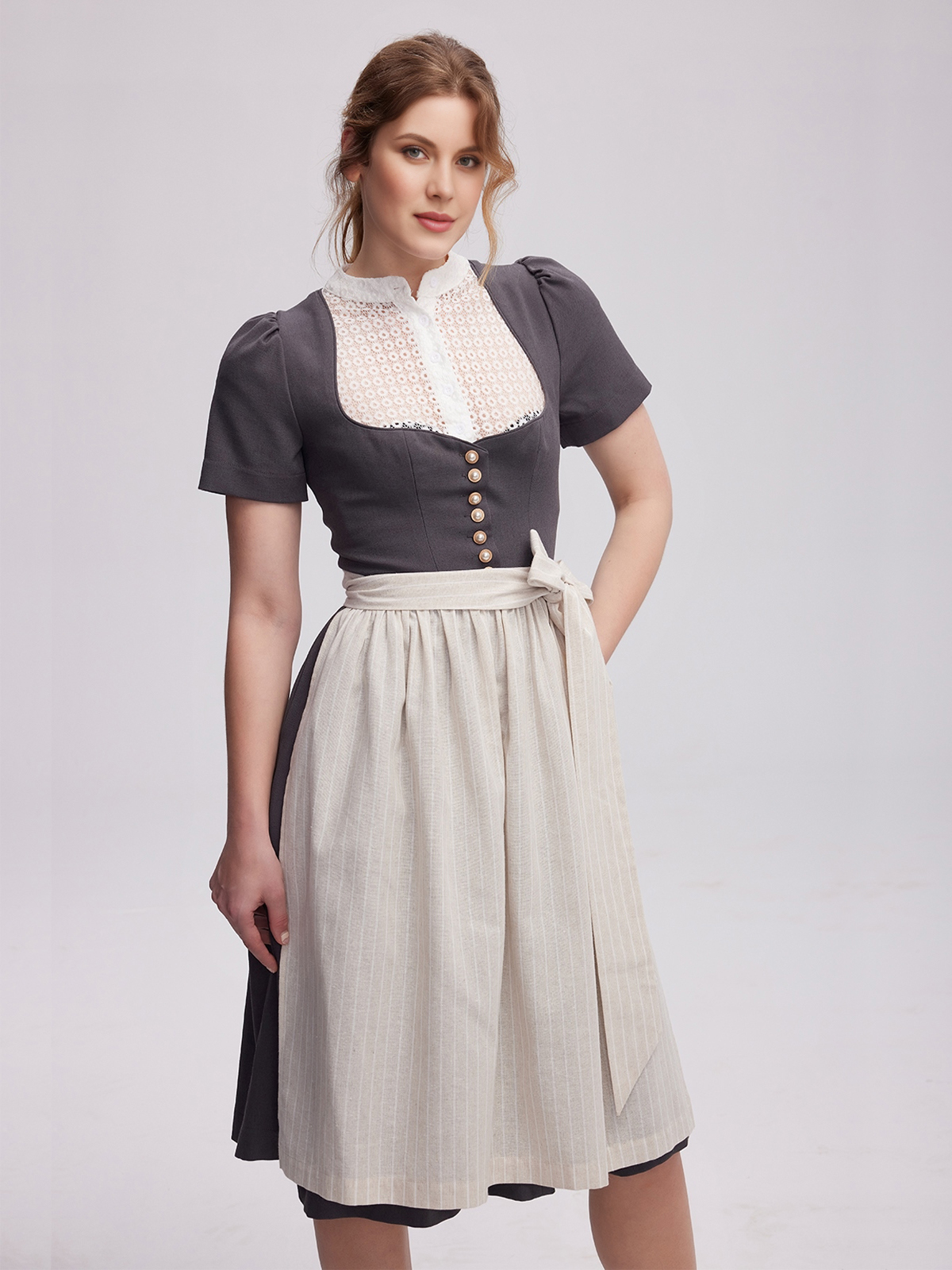 Modernes schwarzes Dirndl von Ehreer