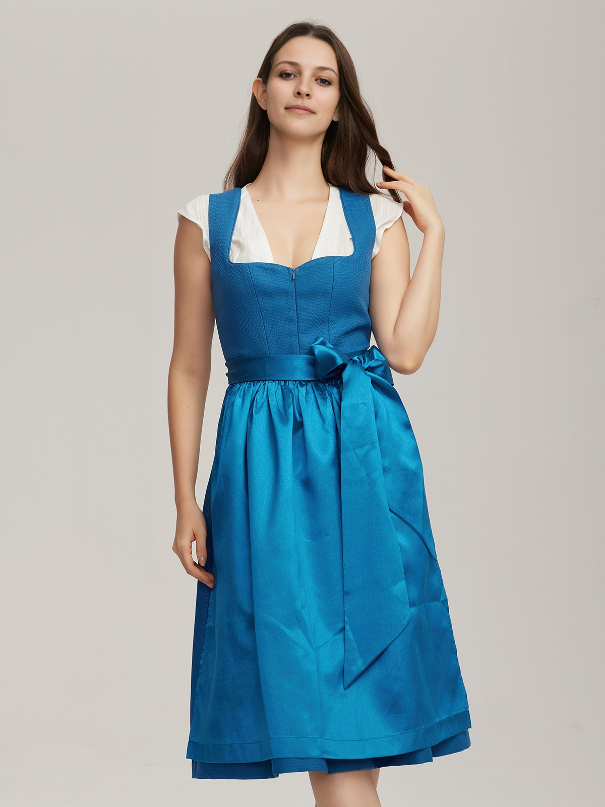 Dirndl in Blau – Eleganz und Charme
