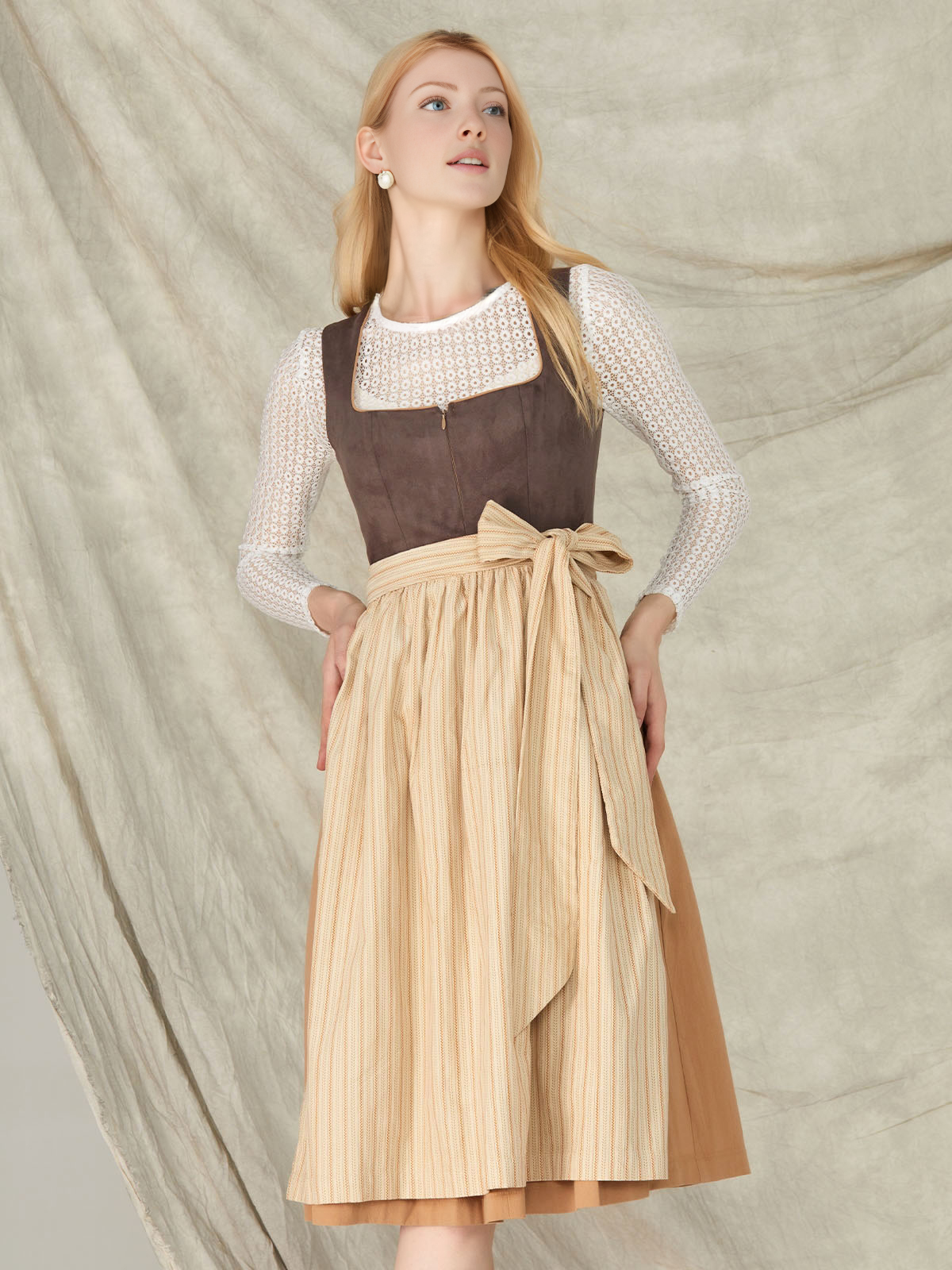 Modernes Dirndl in Braun – perfekt für jeden Anlass