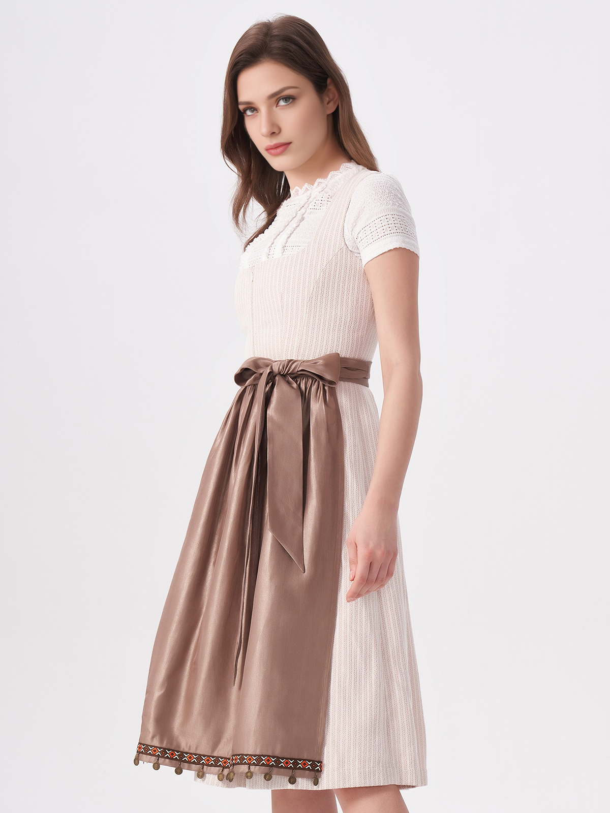 Ehreer Dirndl in Beige