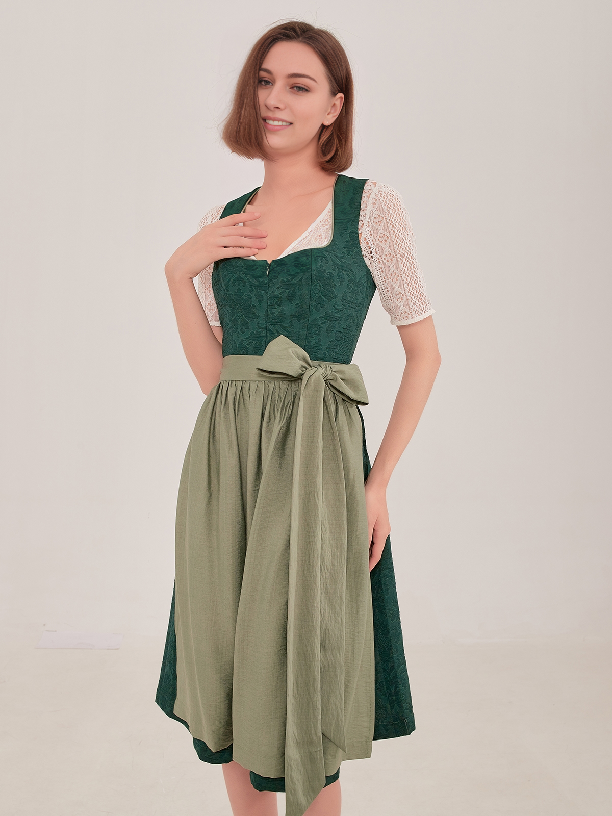 Samt Dirndl Dunkelgrün – Eleganz trifft Tradition