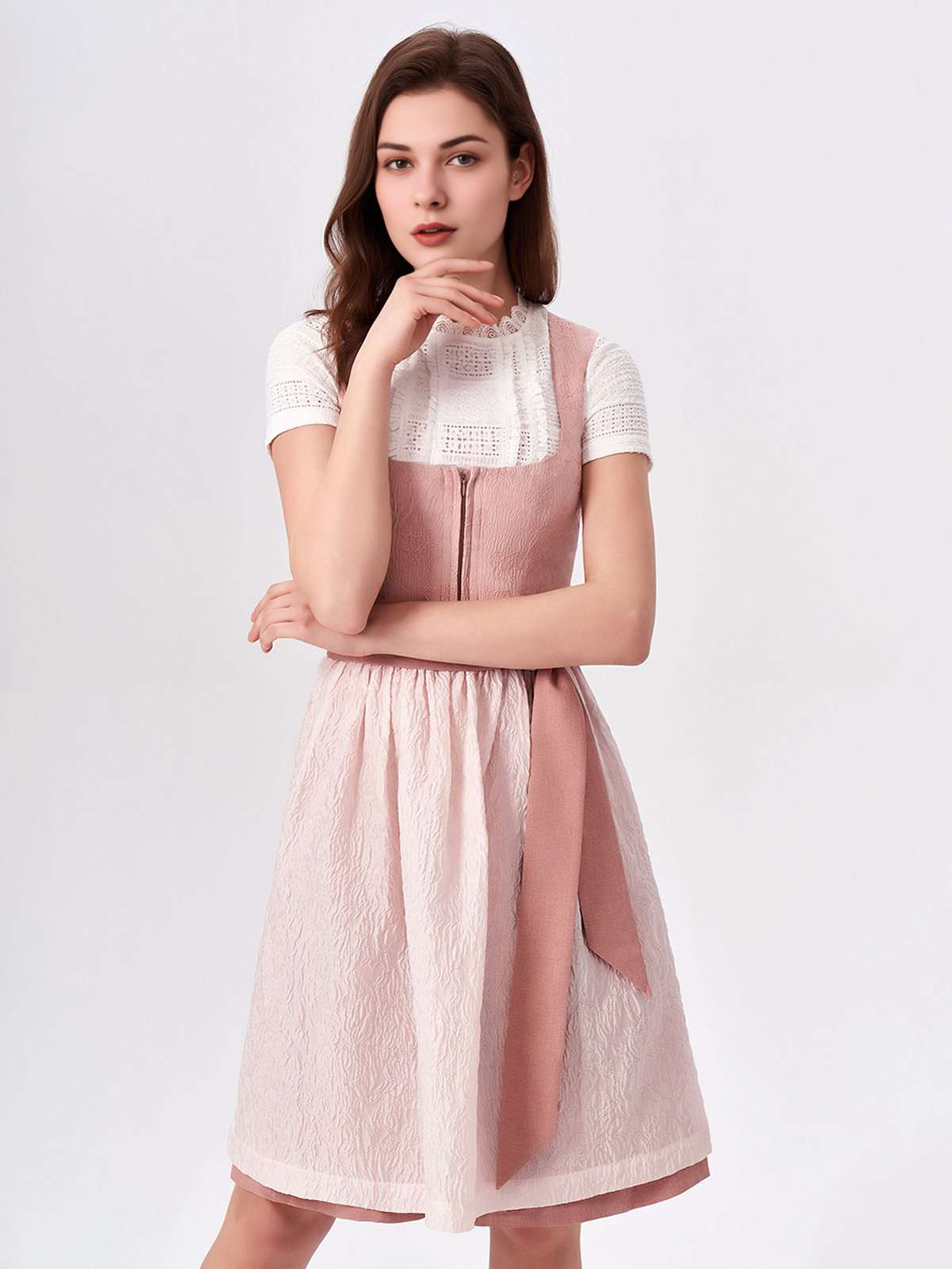 Dirndl Tannengrün in eleganter Ausführung
