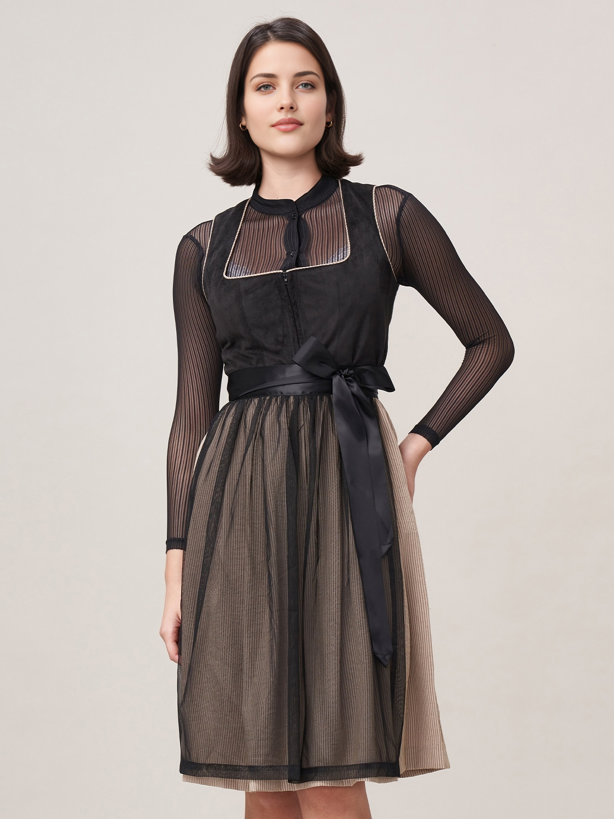 Dirndl Grau in modernem Design