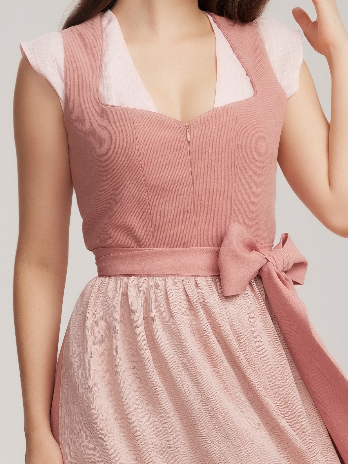 Modernes rosa Dirndl von Ehreer