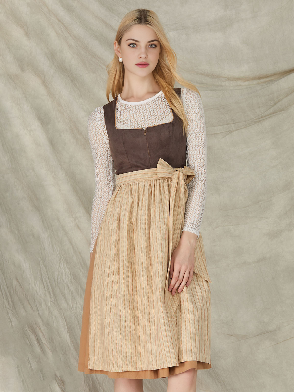 Dirndl in Braun mit modernem Schnitt