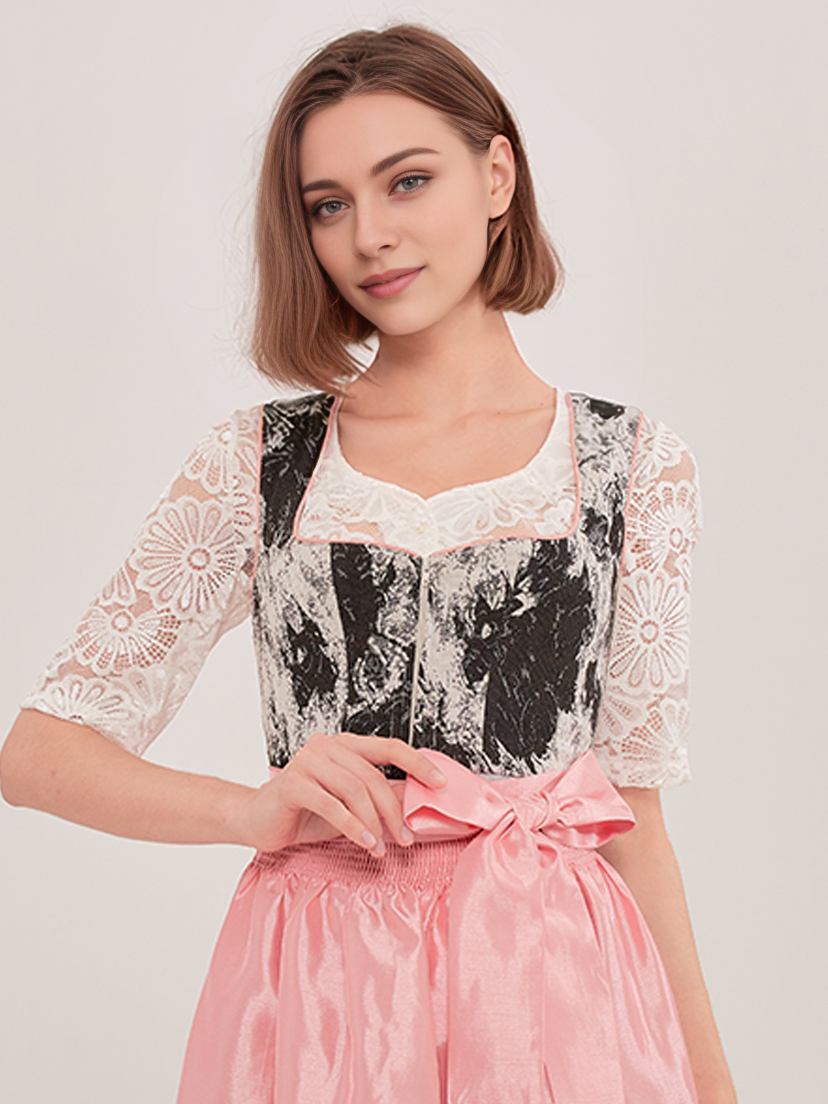 Dirndl in eleganter schwarzer Variante