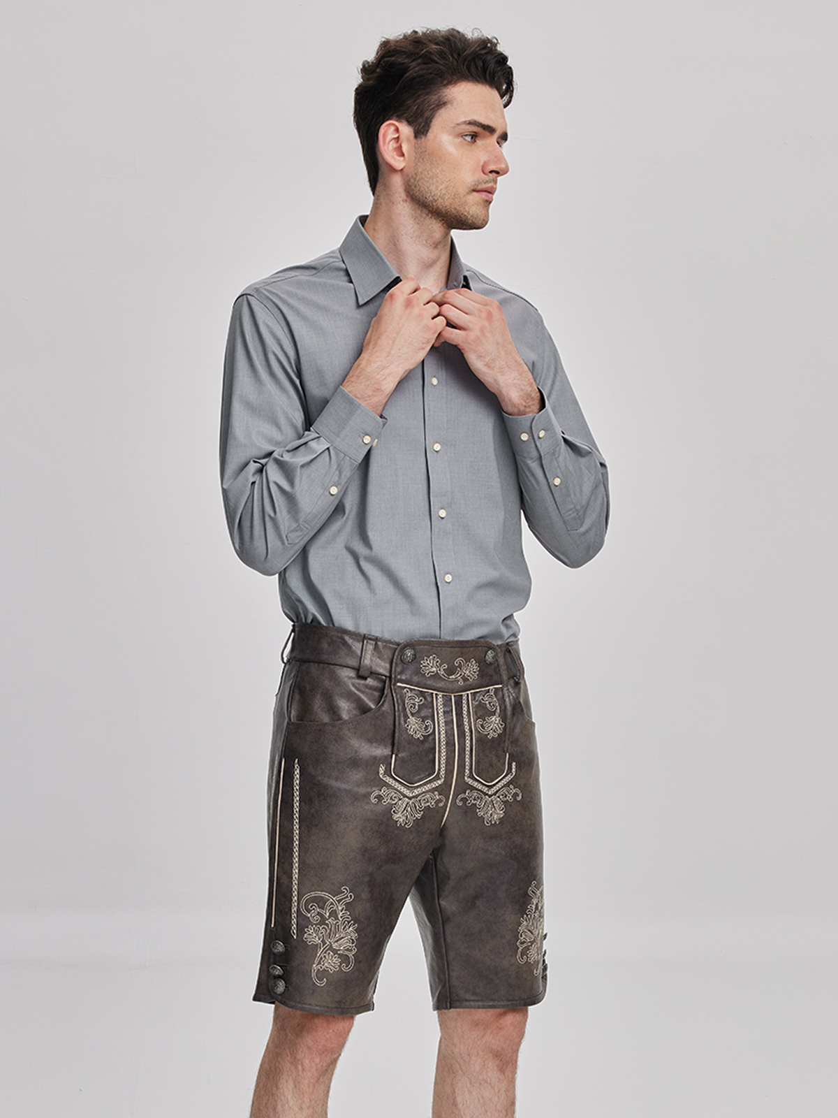 Elegantes graues Dirndl mit modernem Schnitt