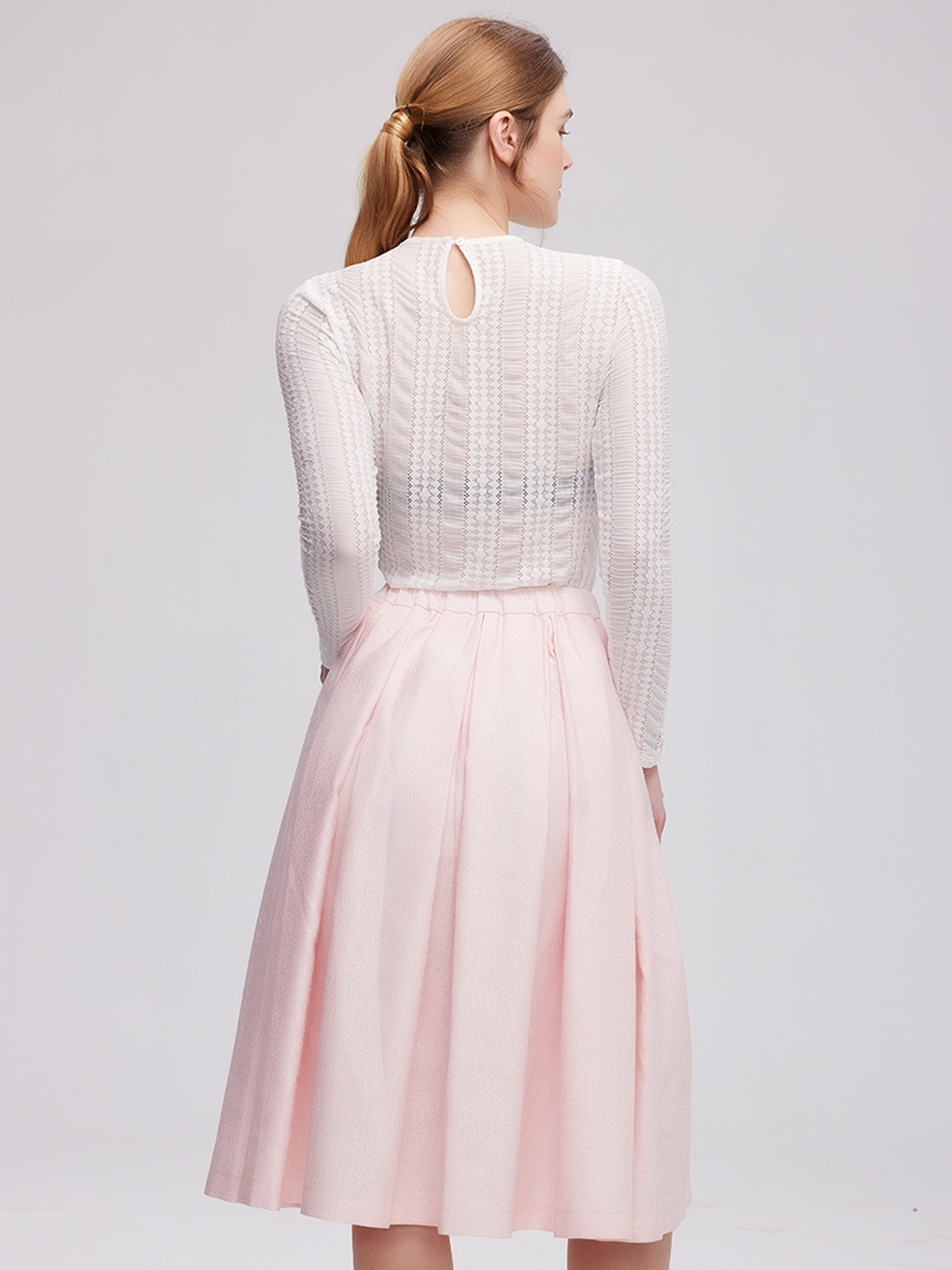 Ein rosa Dirndl mit perfekter Passform