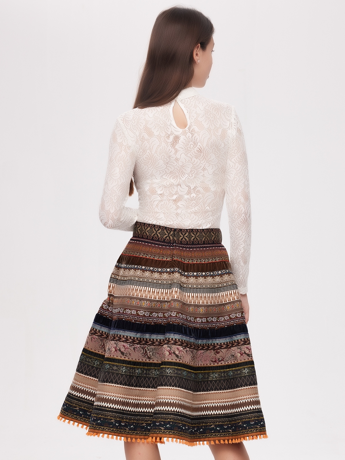 Rotes Dirndl Samt – Eleganz und Tradition vereint