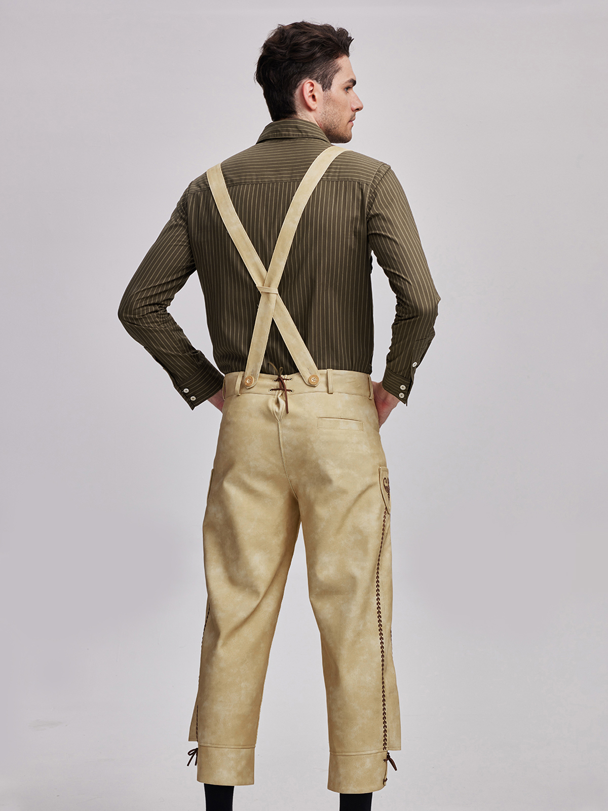 Modernes Dirndl in Gelb