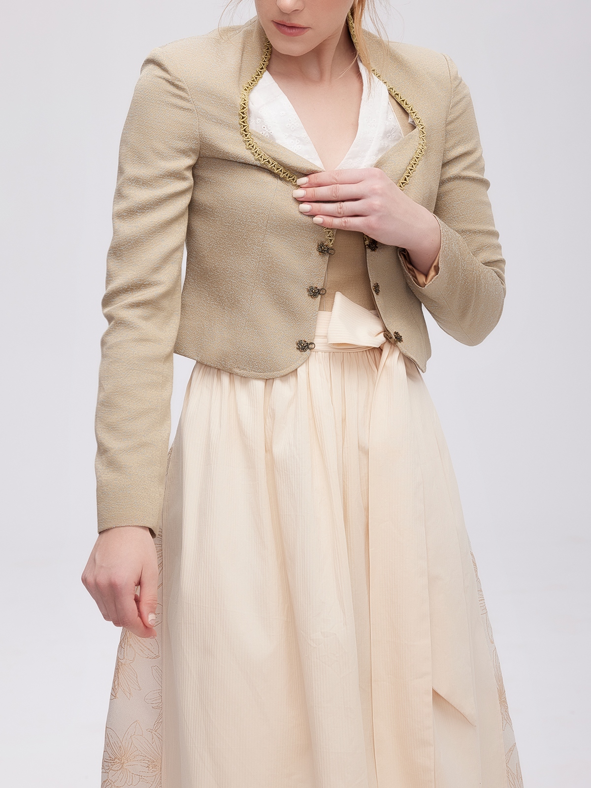 Dunkelgrünes Dirndl mit modernem Schnitt