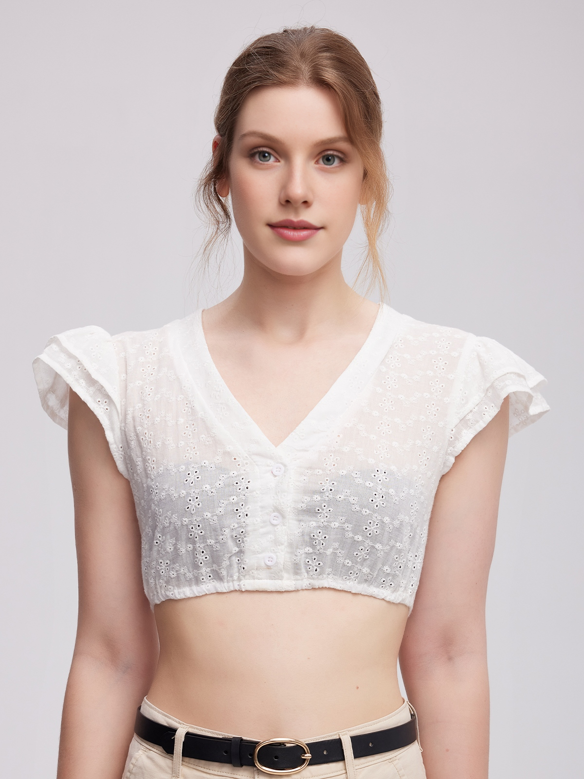 Dirndl Bluse in Weiß – elegant und vielseitig