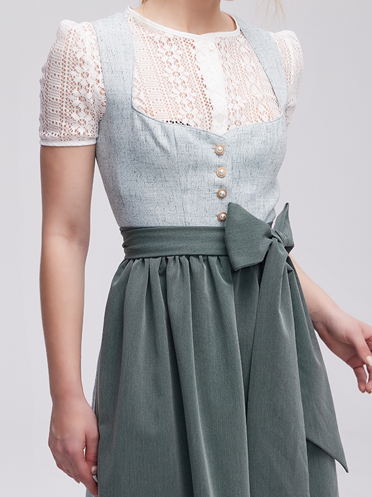 Dirndl in Grün – ein Blickfang mit Tradition